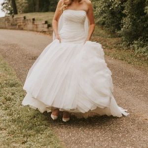 Vera Wang Trumpet Style Wedding Dress